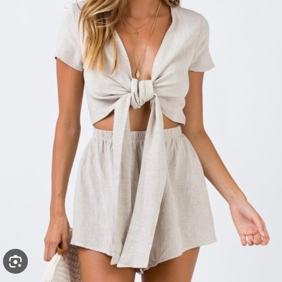 Princess Polly Linen Blend Cream Ragnar V-Neck Front Tie Romper 8 - Picture 1 of 10